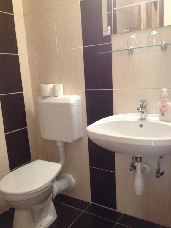 Hotel Family Balatonföldvár Стая снимка