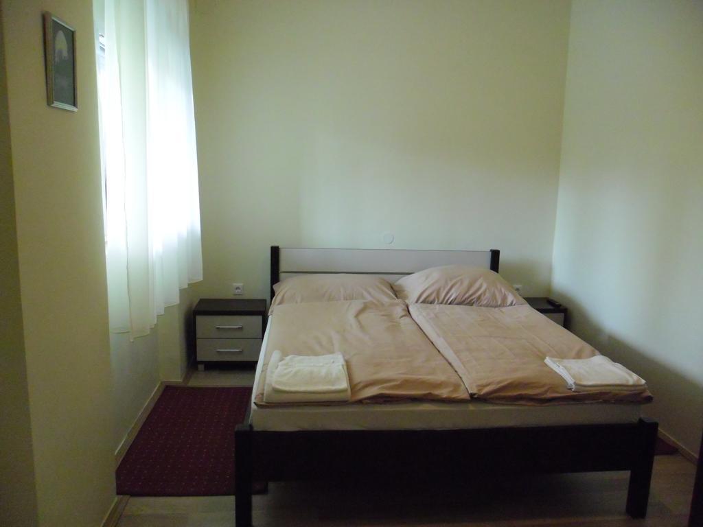 Hotel Family Balatonföldvár Стая снимка