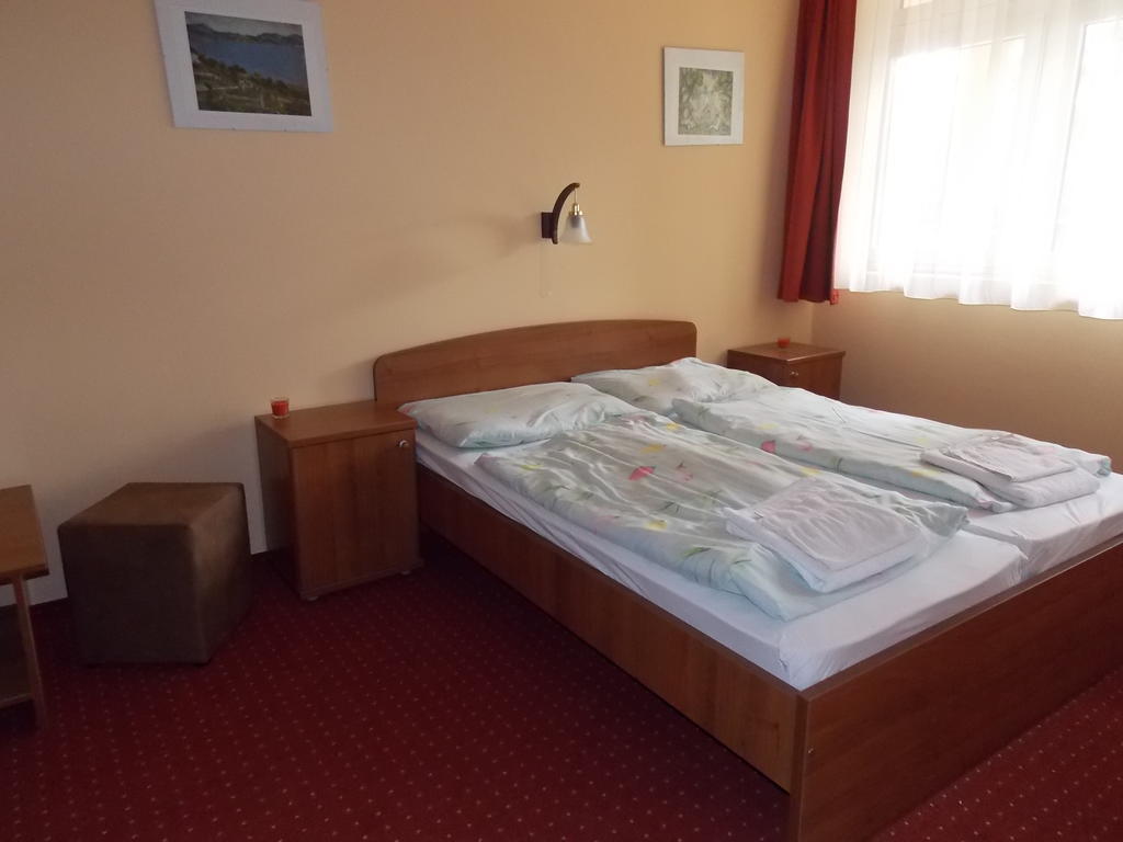 Hotel Family Balatonföldvár Екстериор снимка