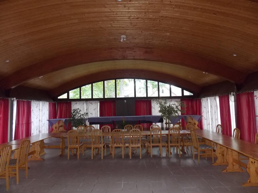 Hotel Family Balatonföldvár Екстериор снимка